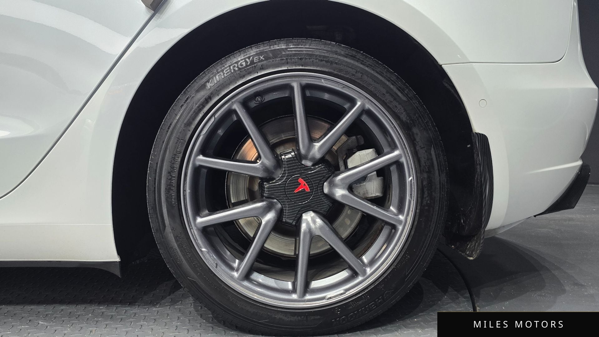 Tesla 모델 3 2020 — миниатюра 7