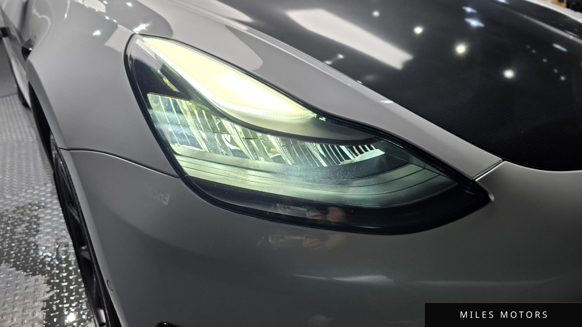 Tesla 모델 3 2020 — миниатюра 8