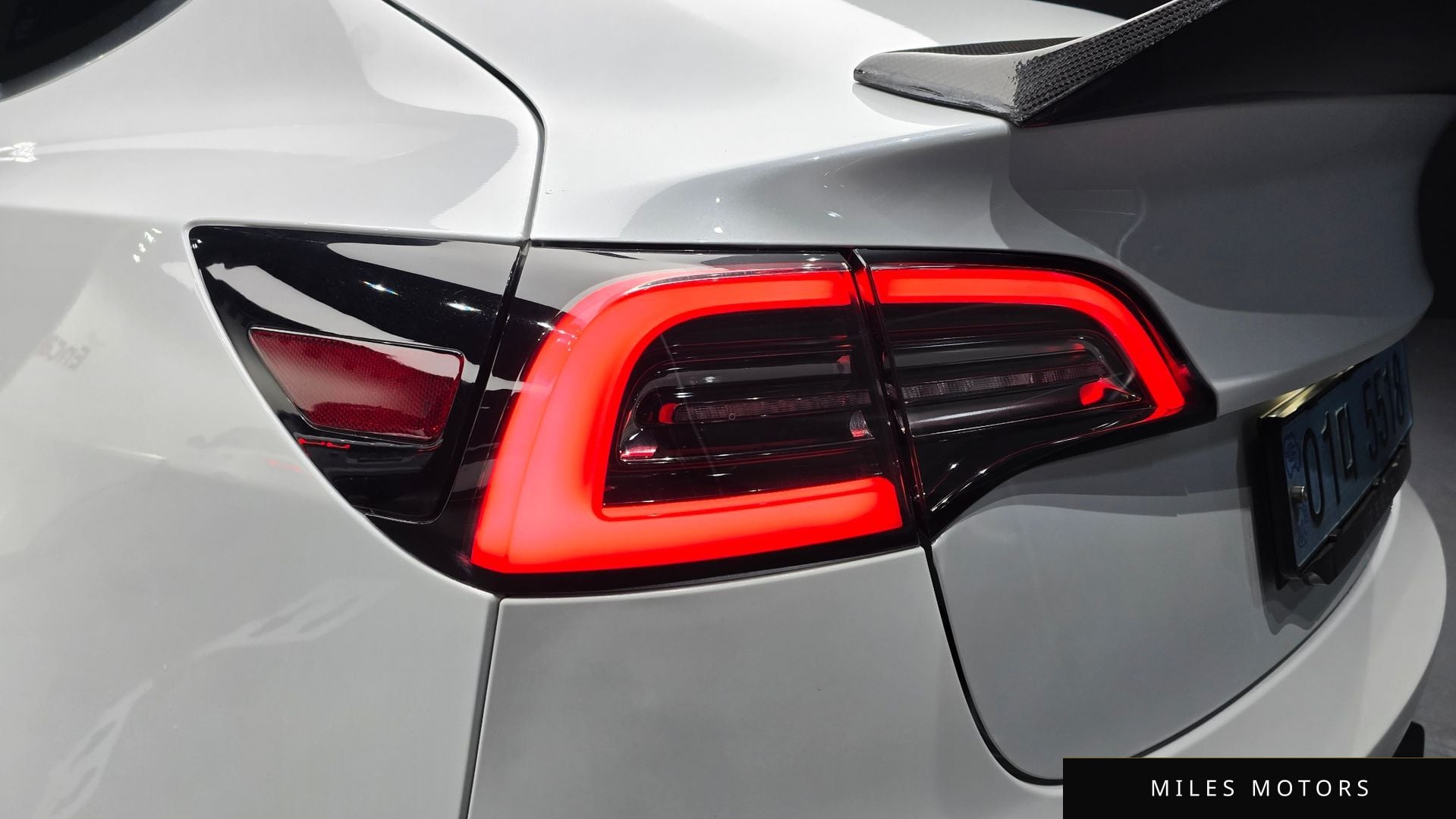 Tesla 모델 3 2020 — миниатюра 9