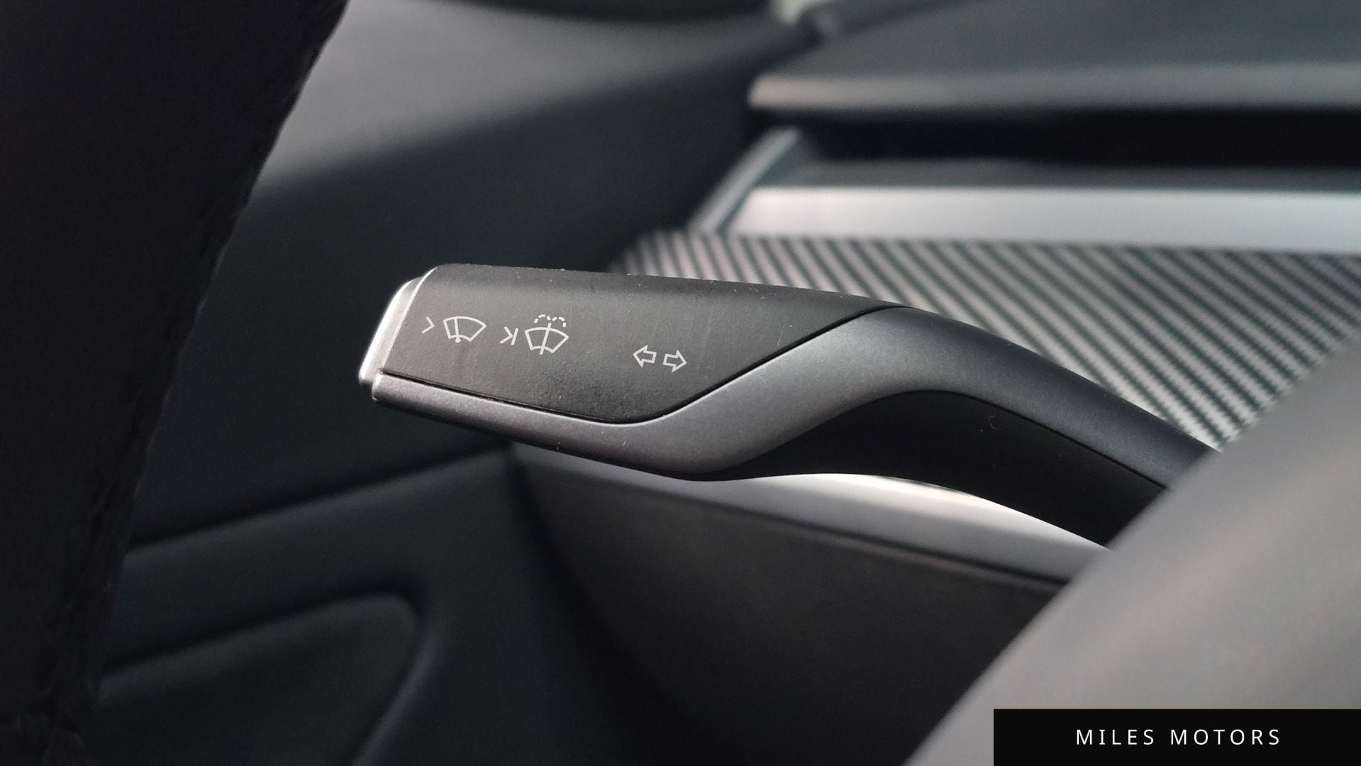 Tesla 모델 3 2020 — миниатюра 31