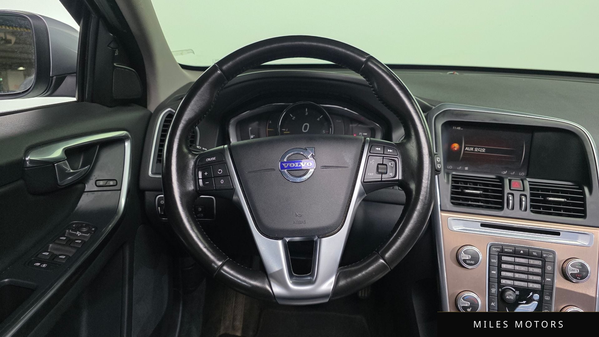 Volvo XC60 2017 — миниатюра 12