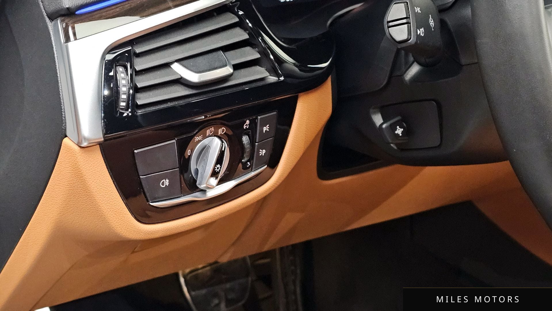 BMW 5시리즈 (G30) 2021 — миниатюра 16