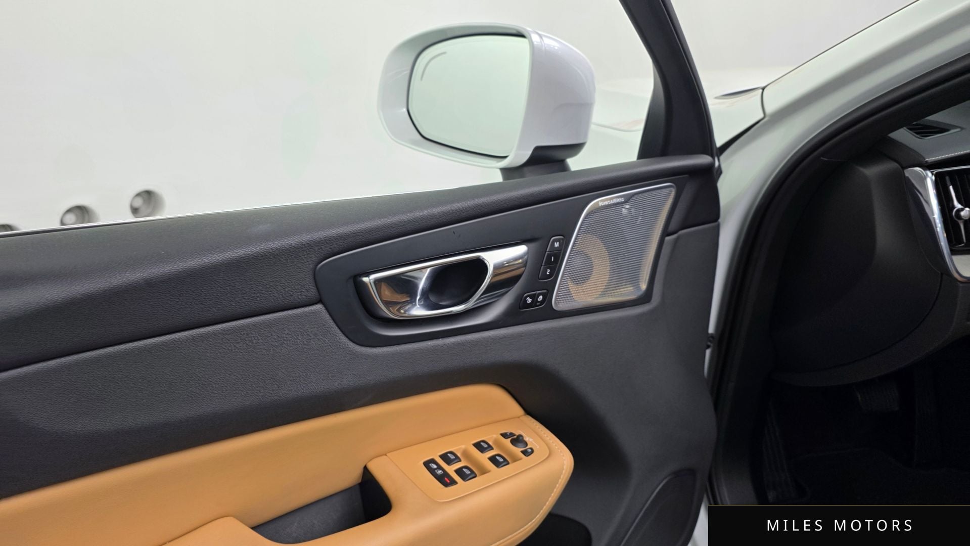 Volvo XC60 2020 — миниатюра 32