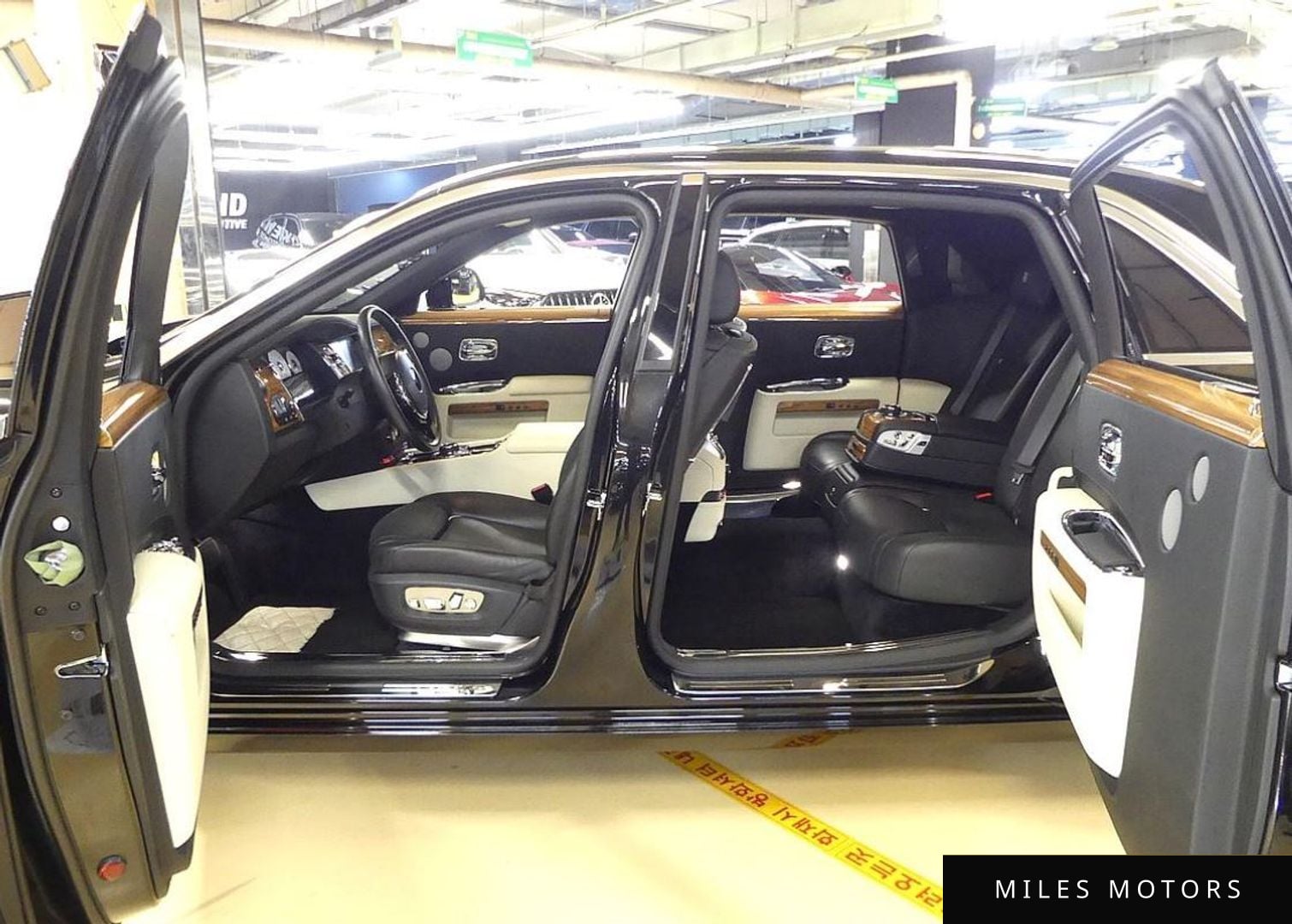 Rolls-Royce 고스트 2016 — миниатюра 4