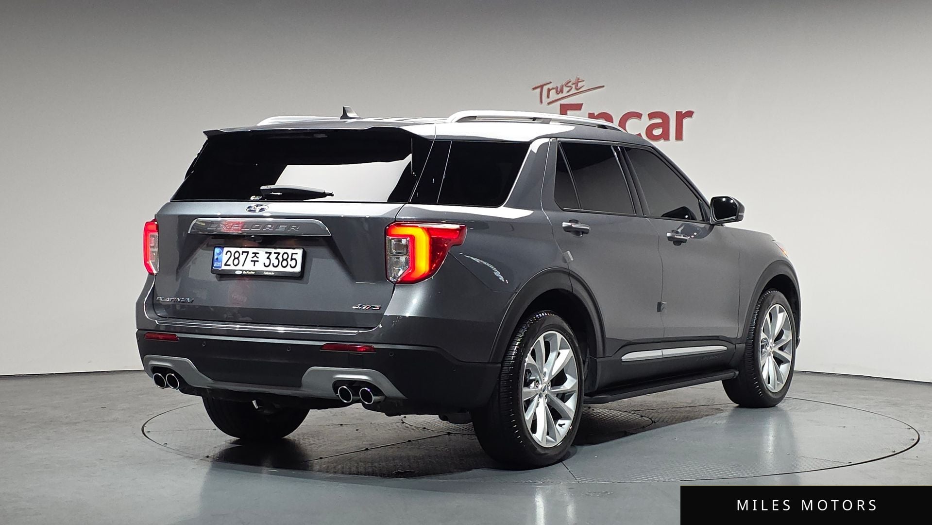 Ford Explorer 2022 — фото 1 из 12