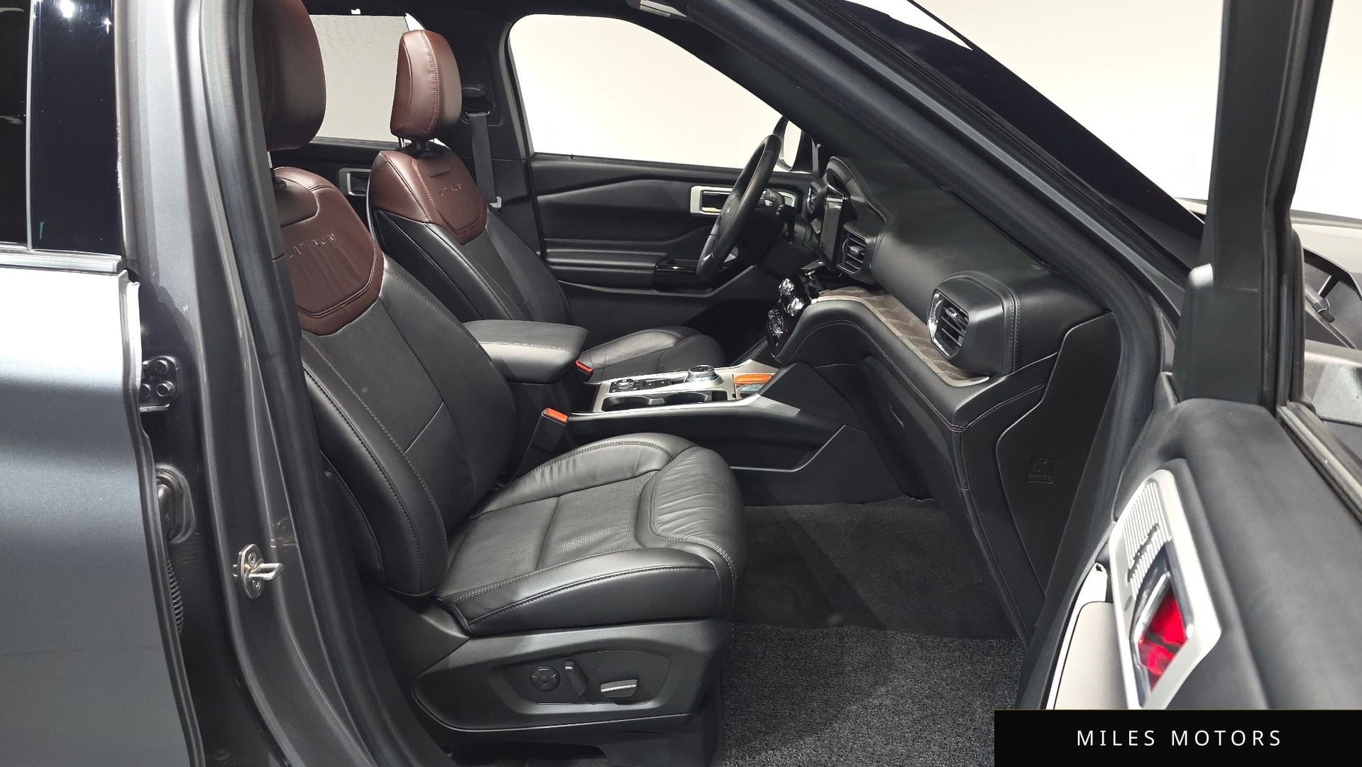 Ford Explorer 2022 — миниатюра 12