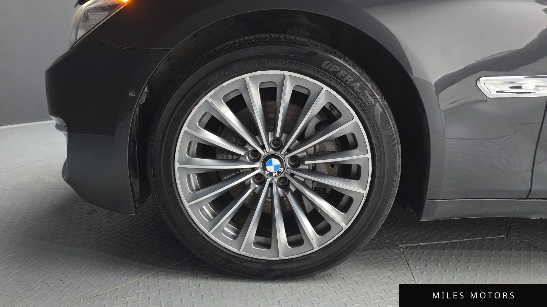 BMW 7 Series (F01) 2015 — миниатюра 5