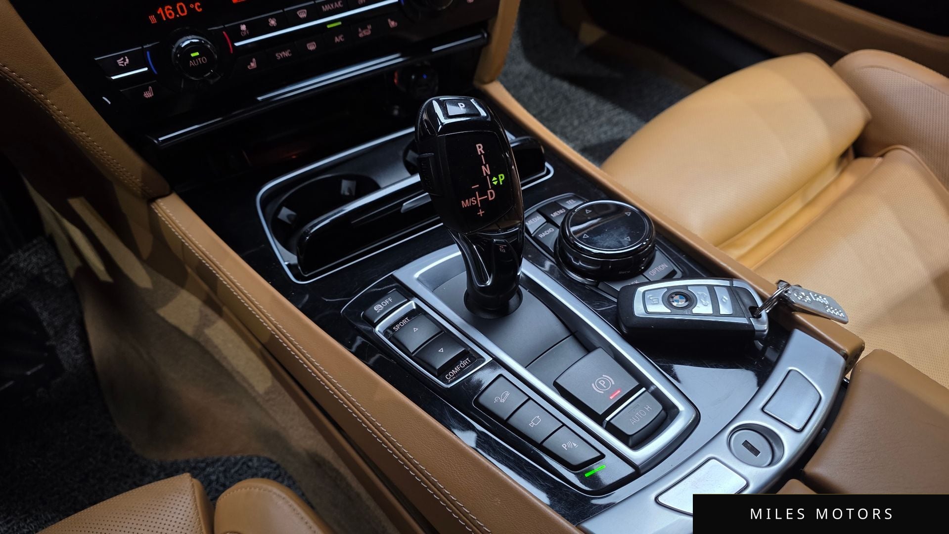BMW 7 Series (F01) 2015 — миниатюра 9