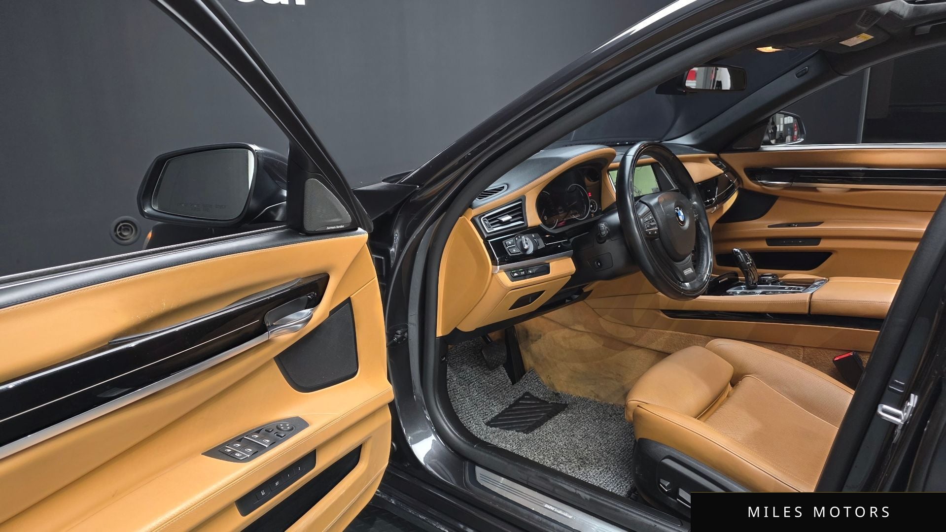 BMW 7 Series (F01) 2015 — миниатюра 10