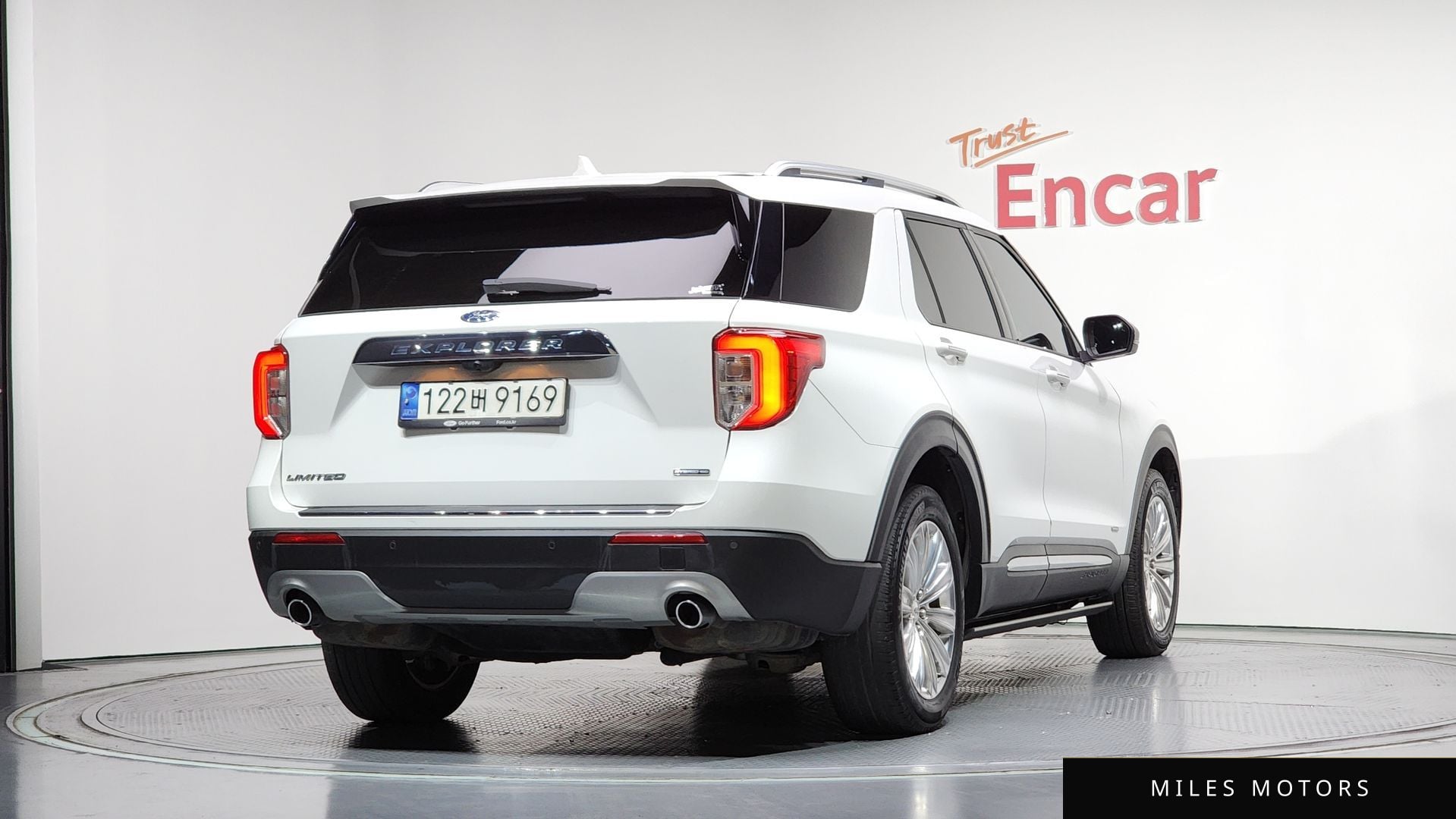 Ford Explorer 2022 — миниатюра 2