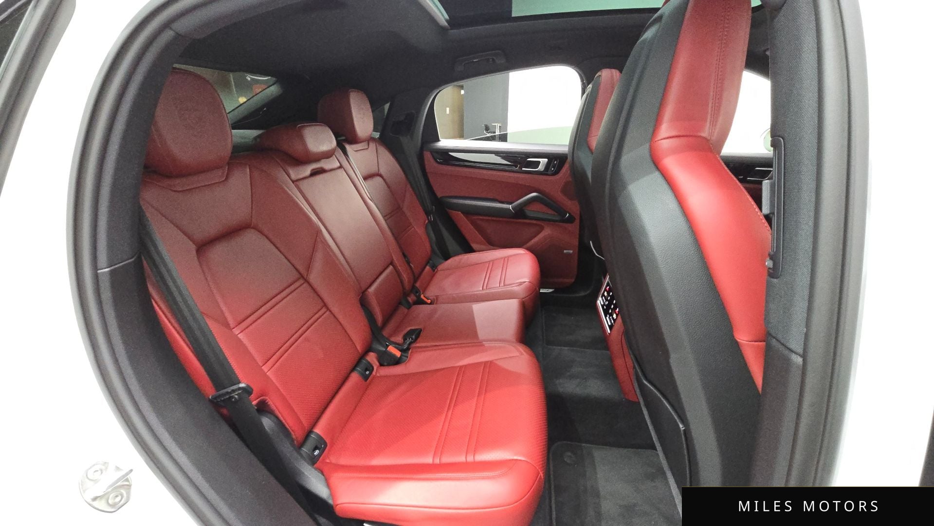 Porsche Cayenne 2020 — миниатюра 12