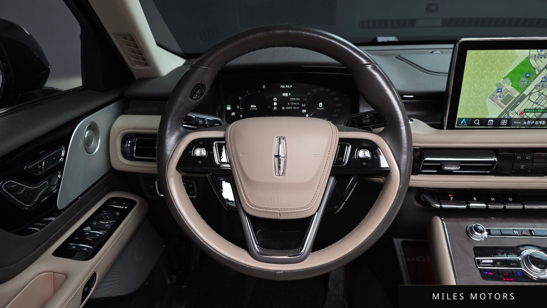 Lincoln Aviator 2022 — миниатюра 13