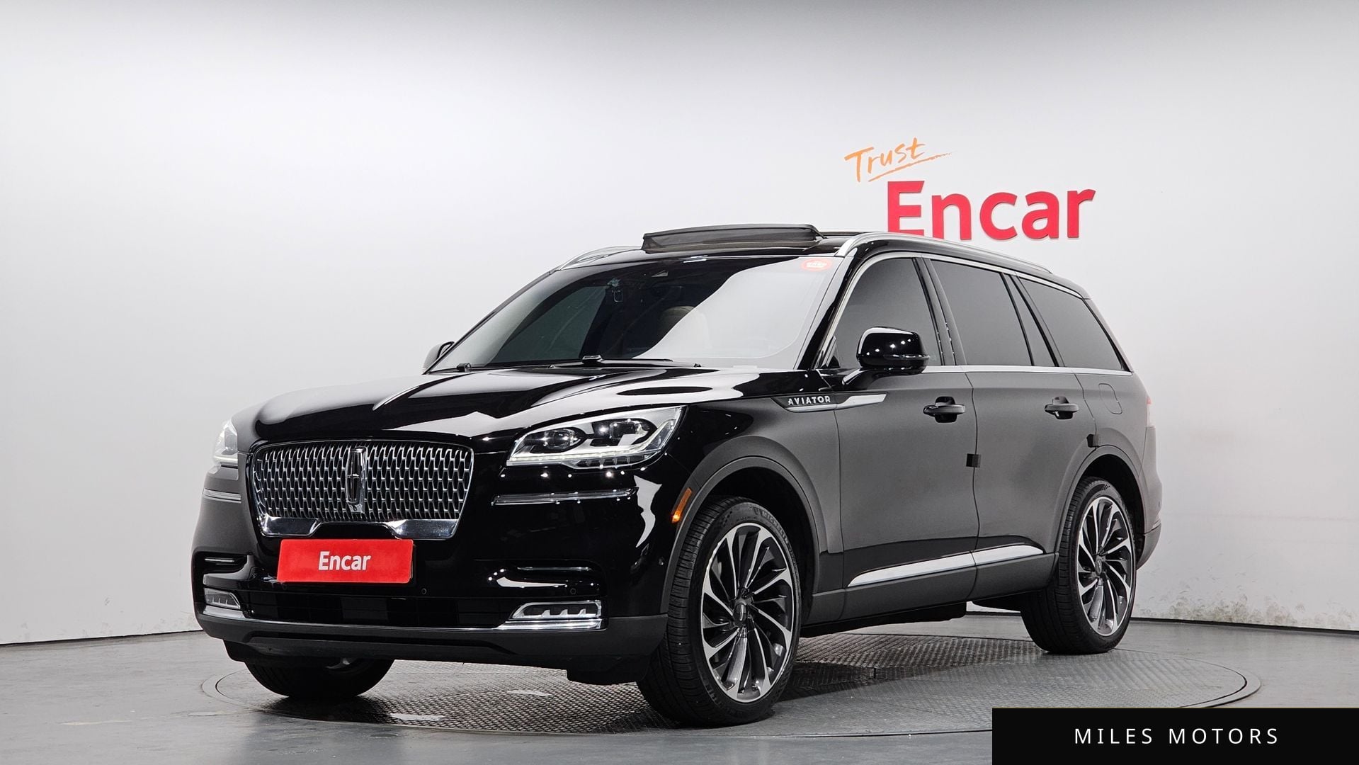 Lincoln Aviator 2021 — фото 1 из 12