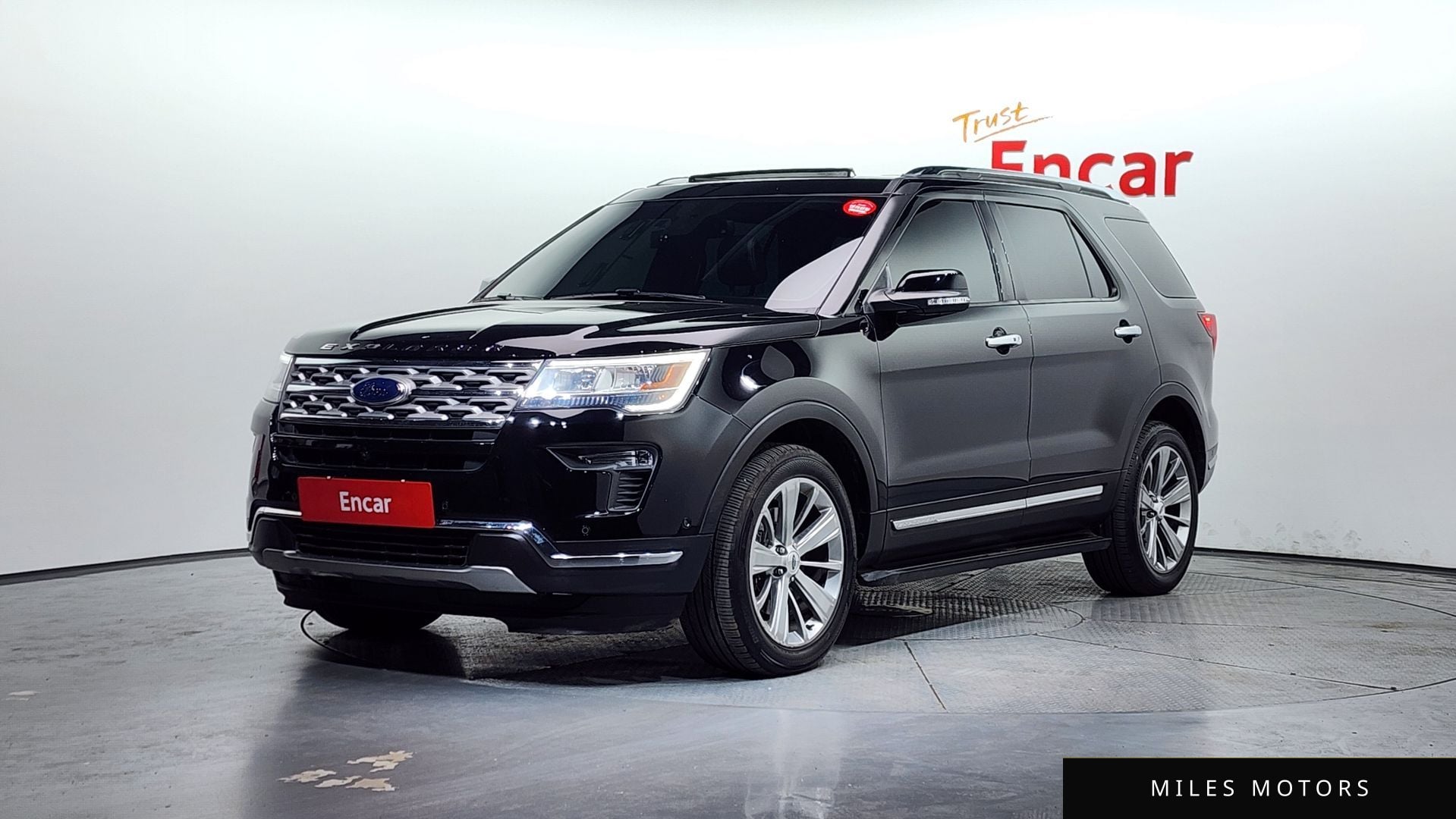 Ford Explorer 2018 — фото 1 из 12