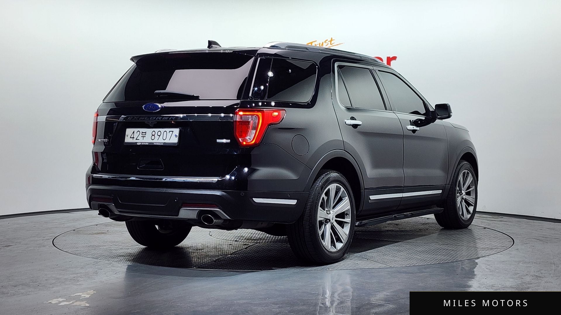 Ford Explorer 2018 — миниатюра 2