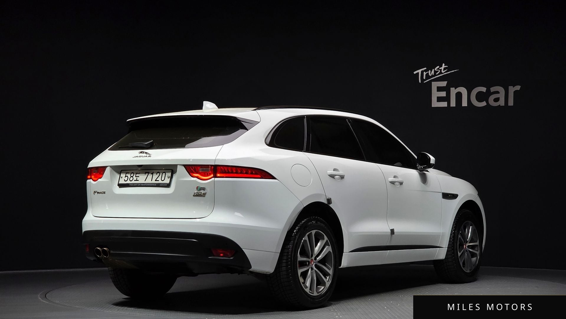 Jaguar F-PACE 2019 — миниатюра 2