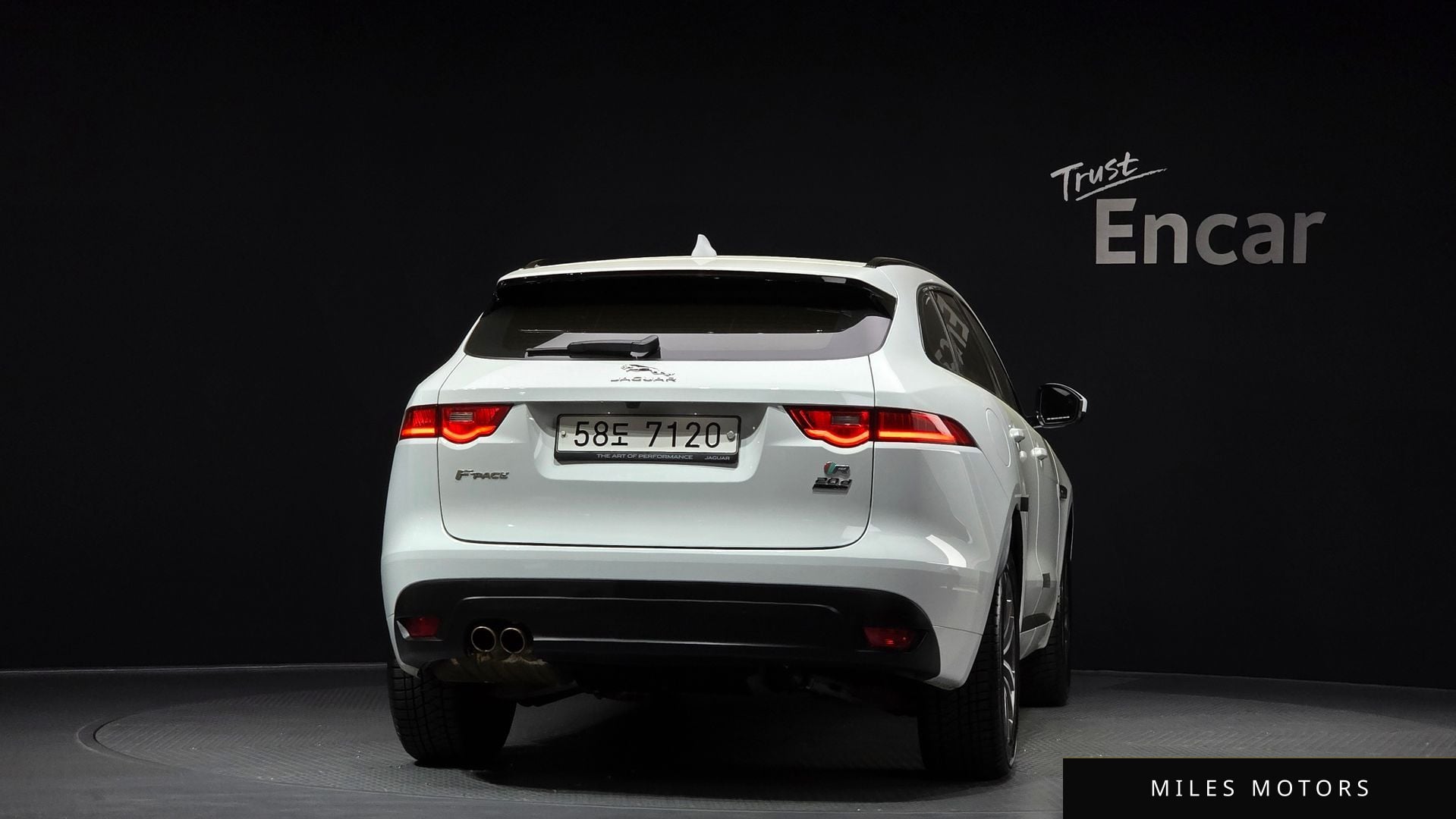 Jaguar F-PACE 2019 — миниатюра 4