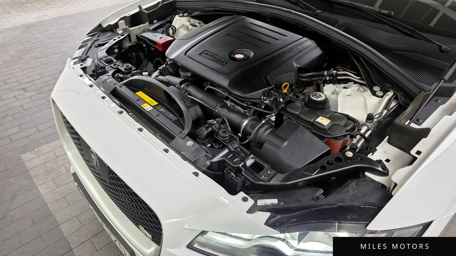 Jaguar F-PACE 2019 — миниатюра 6