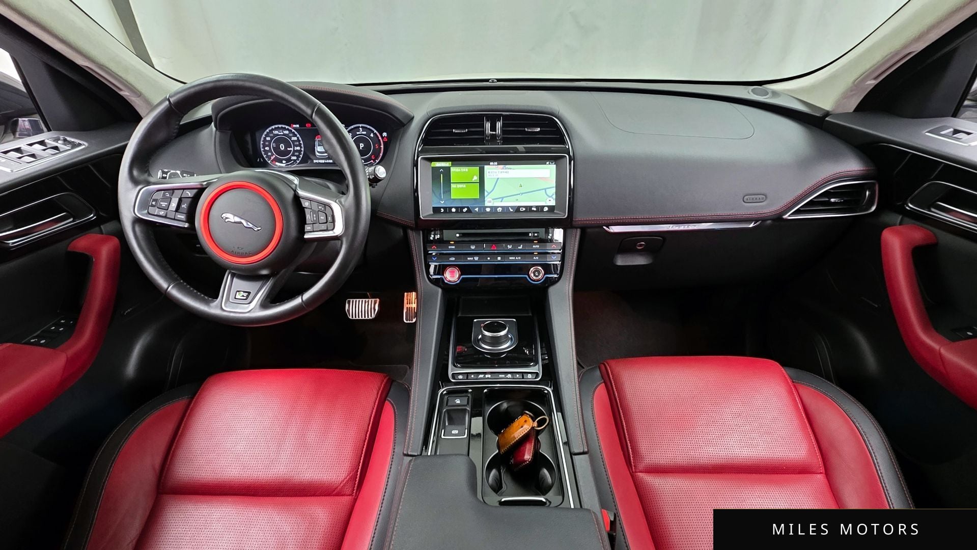 Jaguar F-PACE 2019 — миниатюра 7