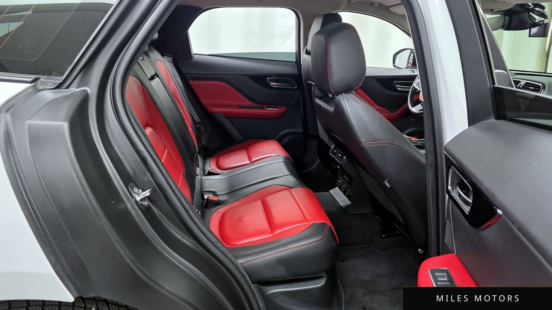 Jaguar F-PACE 2019 — миниатюра 12