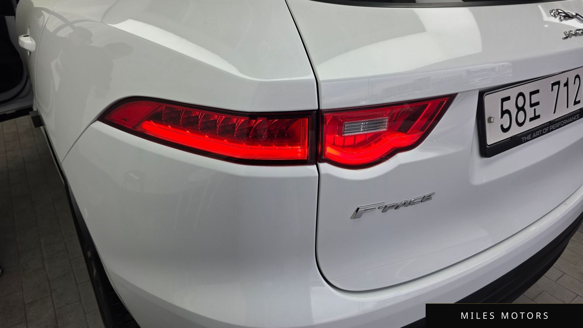 Jaguar F-PACE 2019 — миниатюра 9