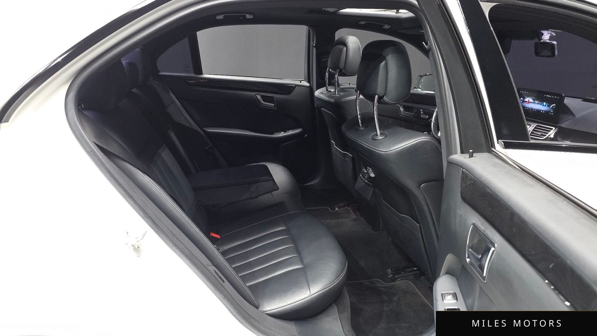 Mercedes-Benz E-Class W212 2015 — миниатюра 18