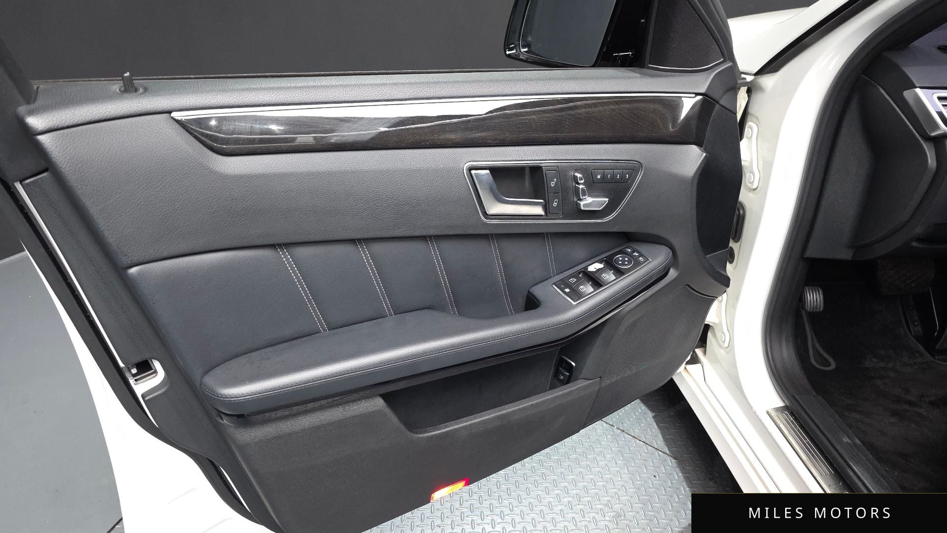 Mercedes-Benz E-Class W212 2015 — миниатюра 13