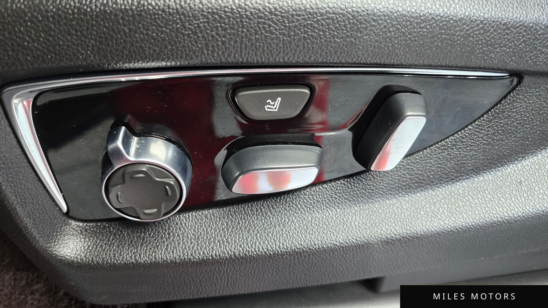 Cadillac 에스컬레이드 2019 — миниатюра 31