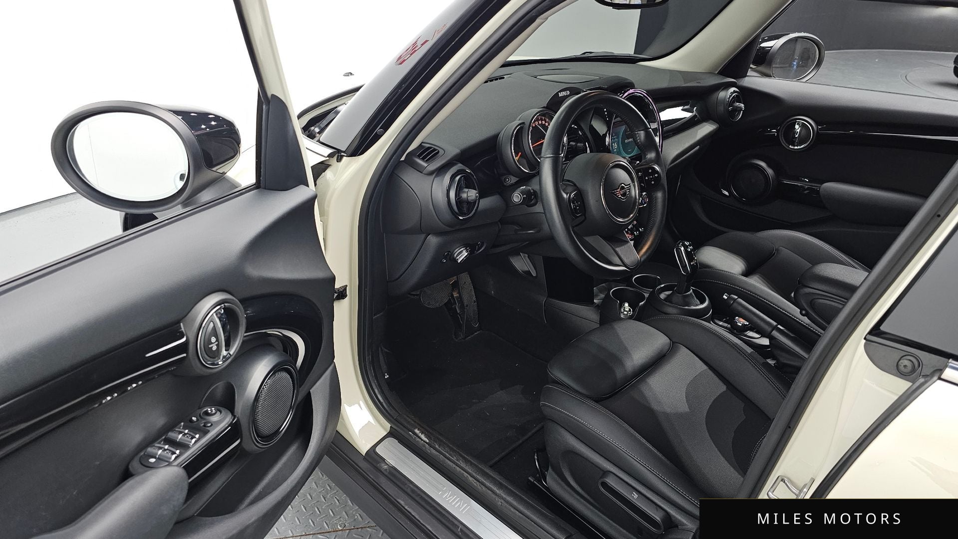 MINI Cooper 2022 — миниатюра 13