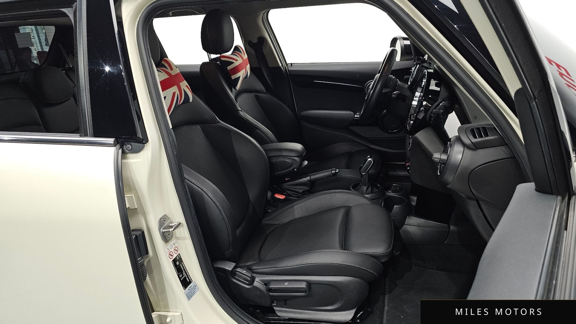 MINI Cooper 2022 — миниатюра 18
