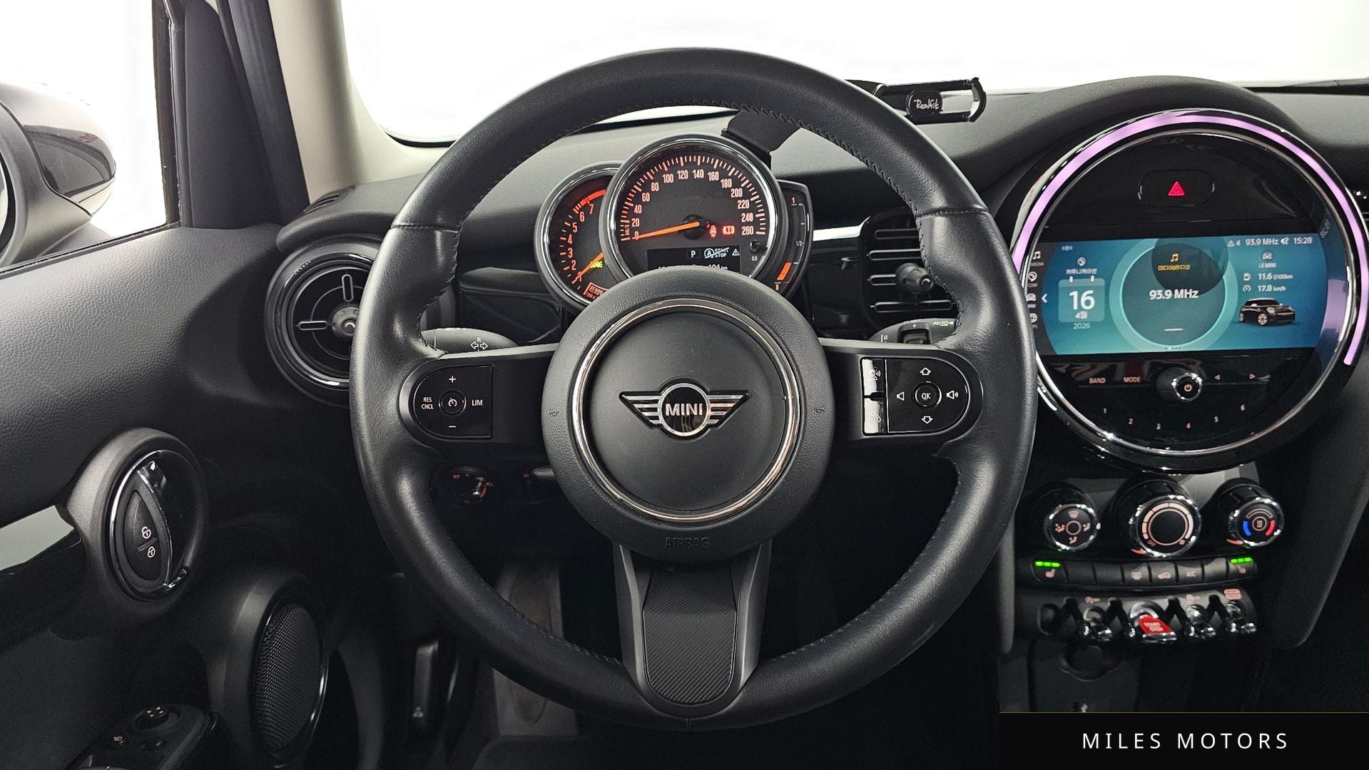MINI Cooper 2022 — миниатюра 19