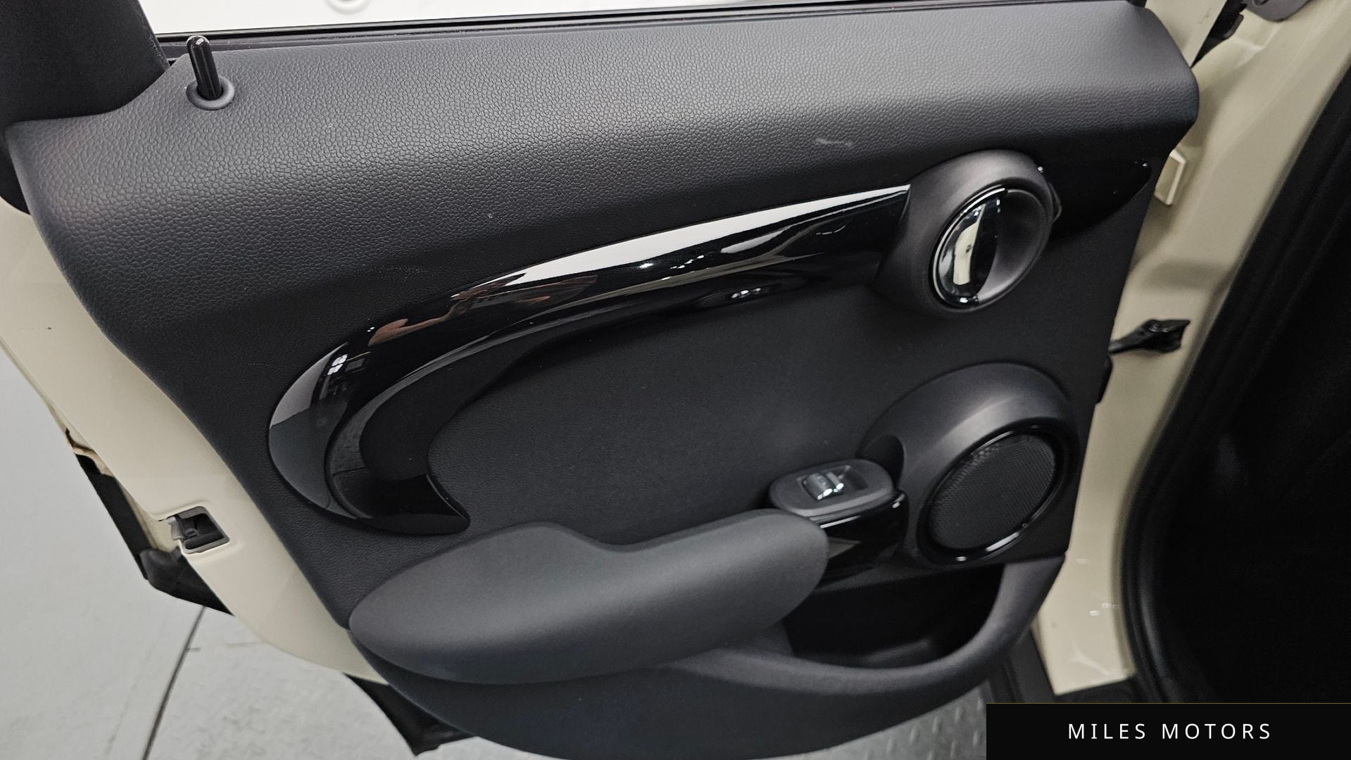 MINI Cooper 2022 — миниатюра 15