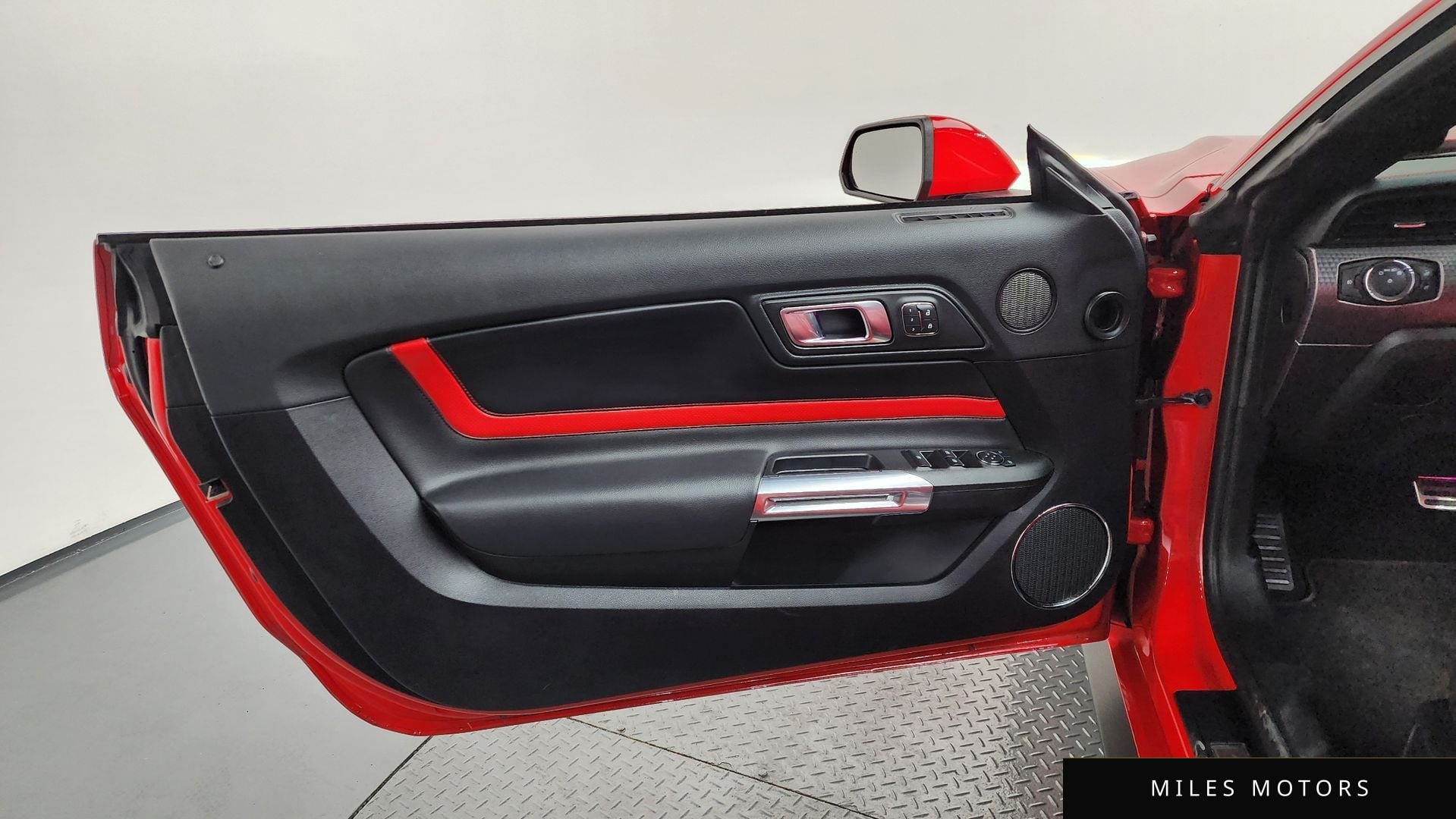Ford Mustang 2019 — миниатюра 15