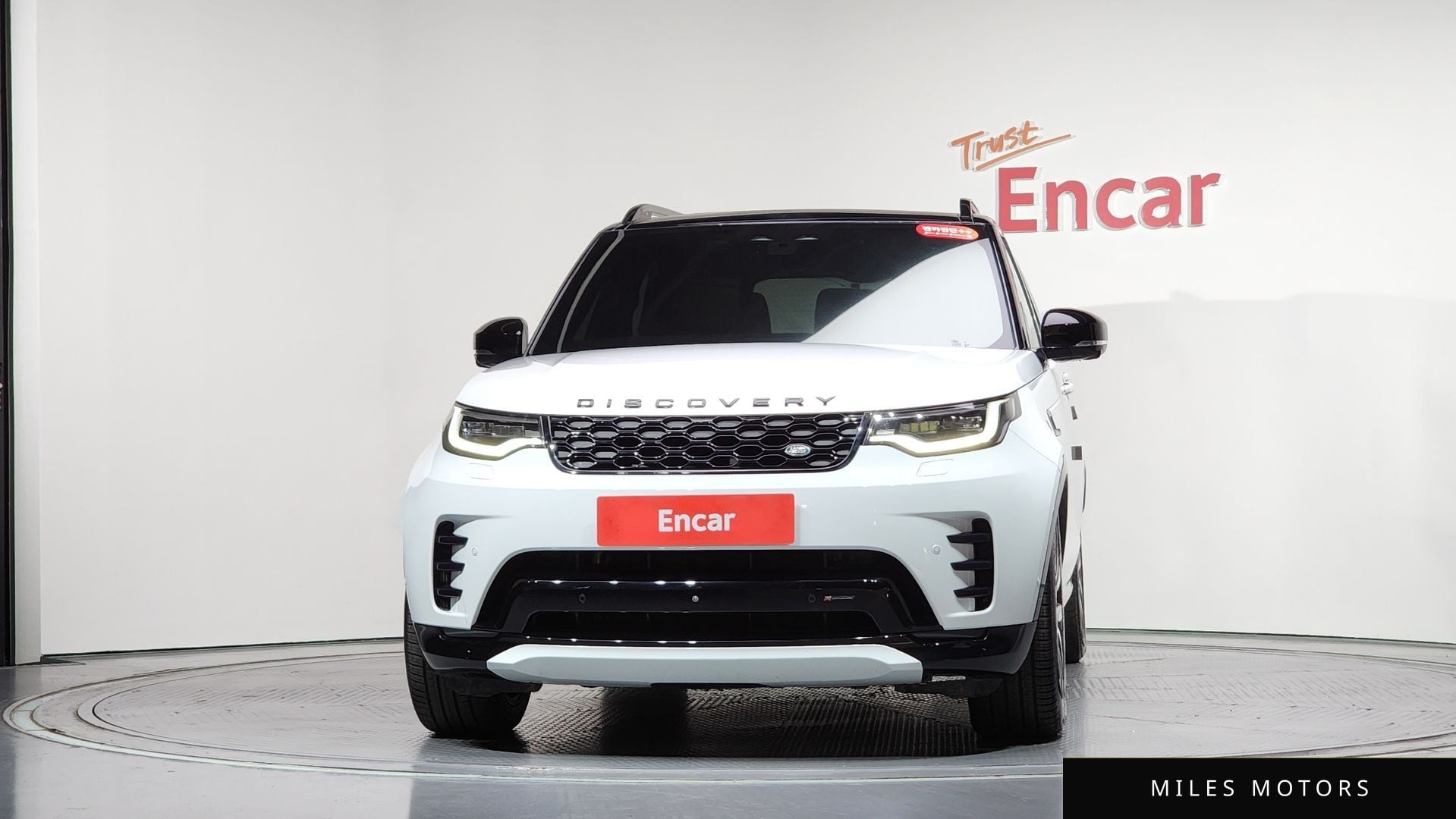 Land Rover Discovery 2023 — миниатюра 2