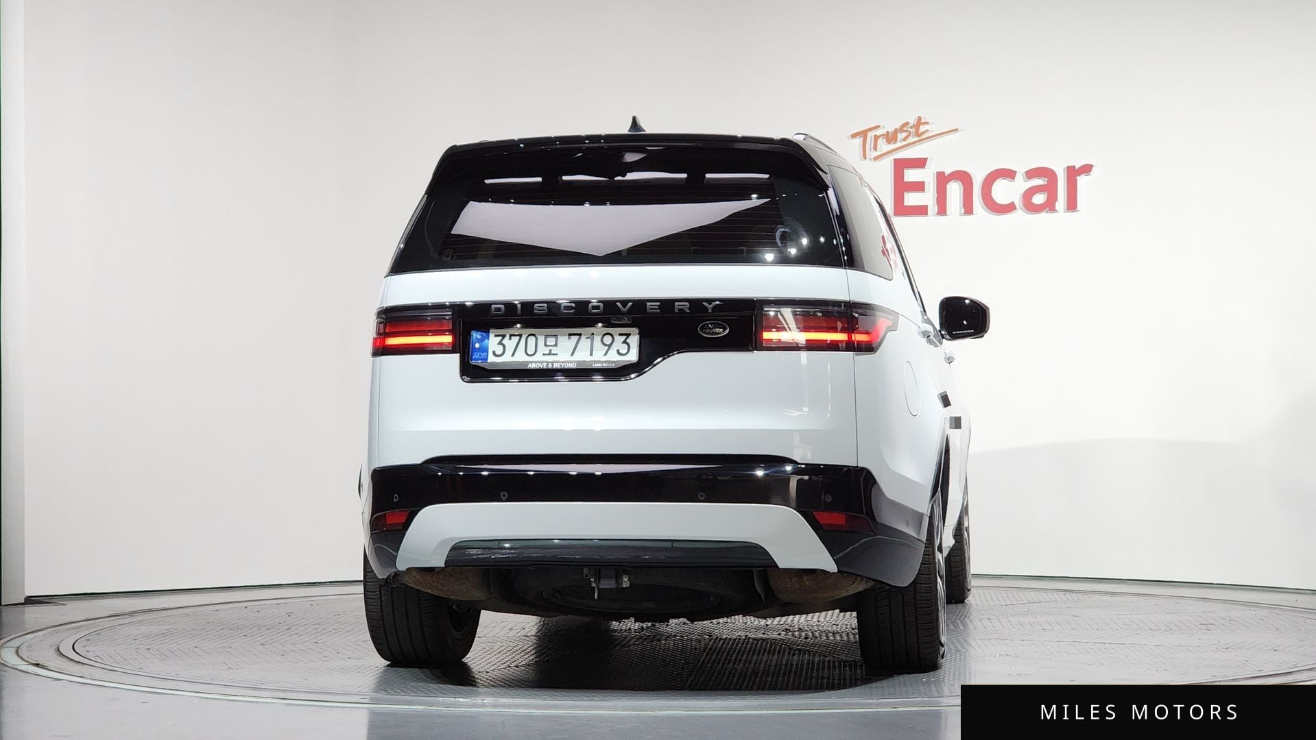 Land Rover Discovery 2023 — миниатюра 3