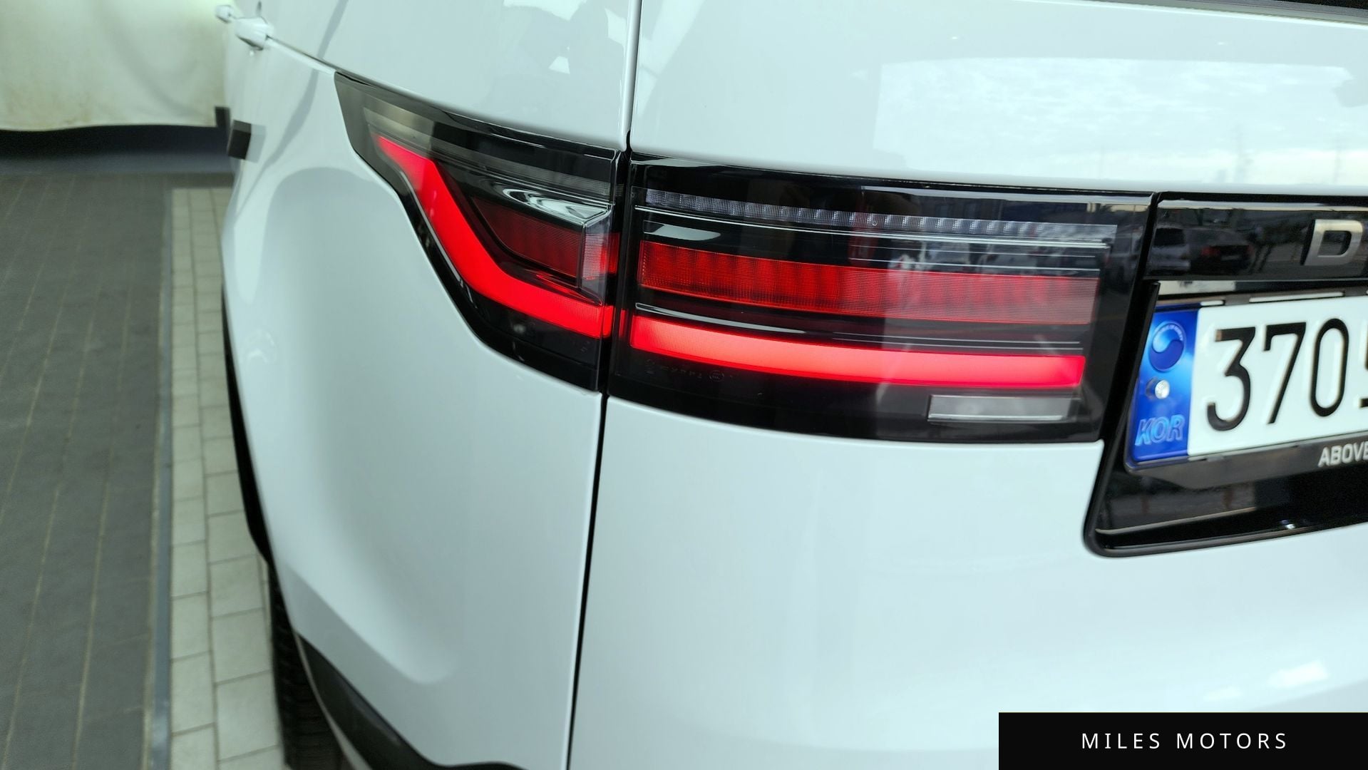 Land Rover Discovery 2023 — миниатюра 8