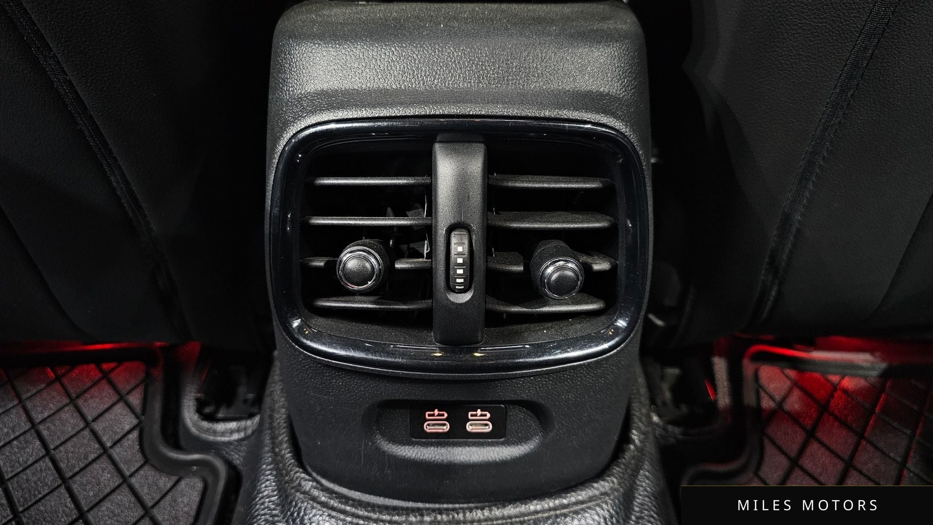 MINI 쿠퍼 D 클럽맨 2019 — миниатюра 32