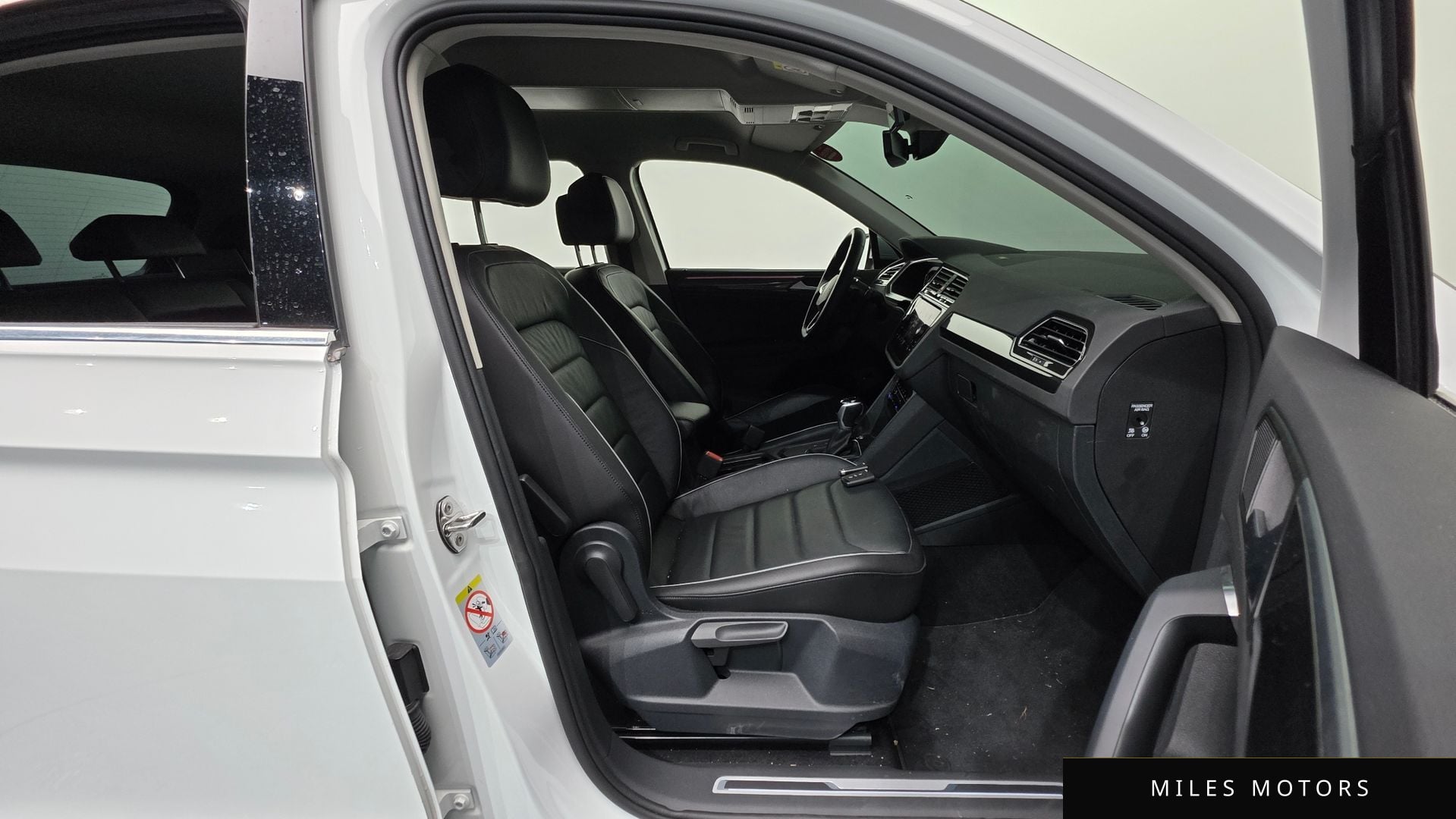 Volkswagen 티구안 2022 — миниатюра 13