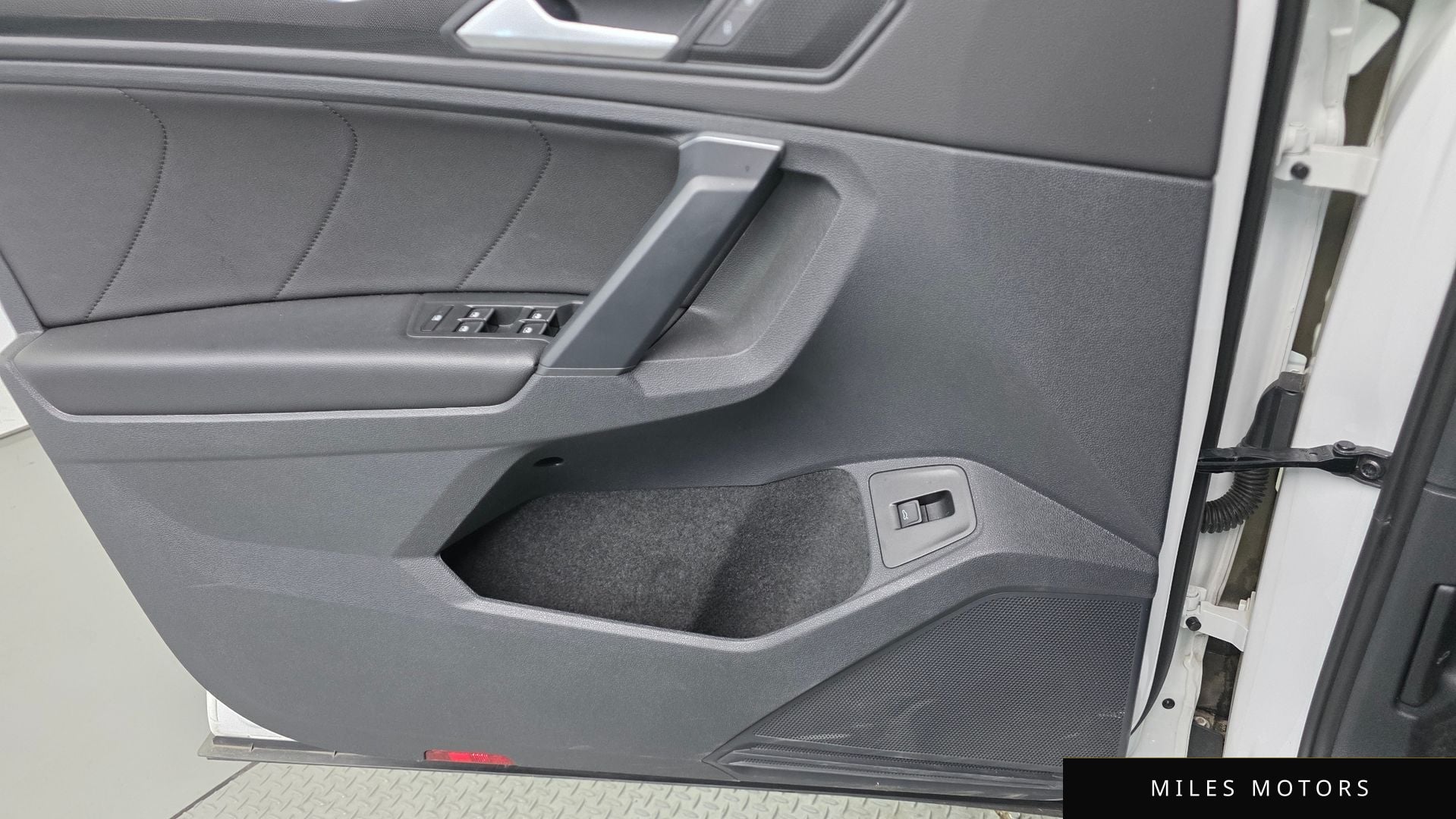 Volkswagen 티구안 2022 — миниатюра 14