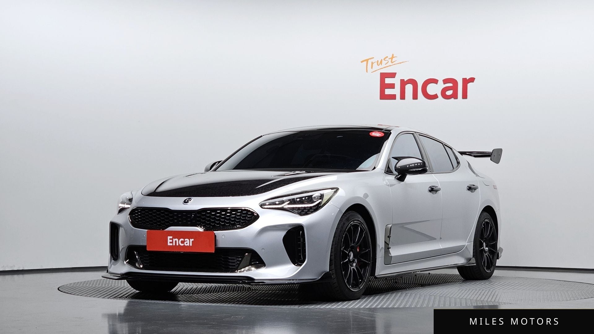 Kia Stinger 2018 — фото 1 из 12