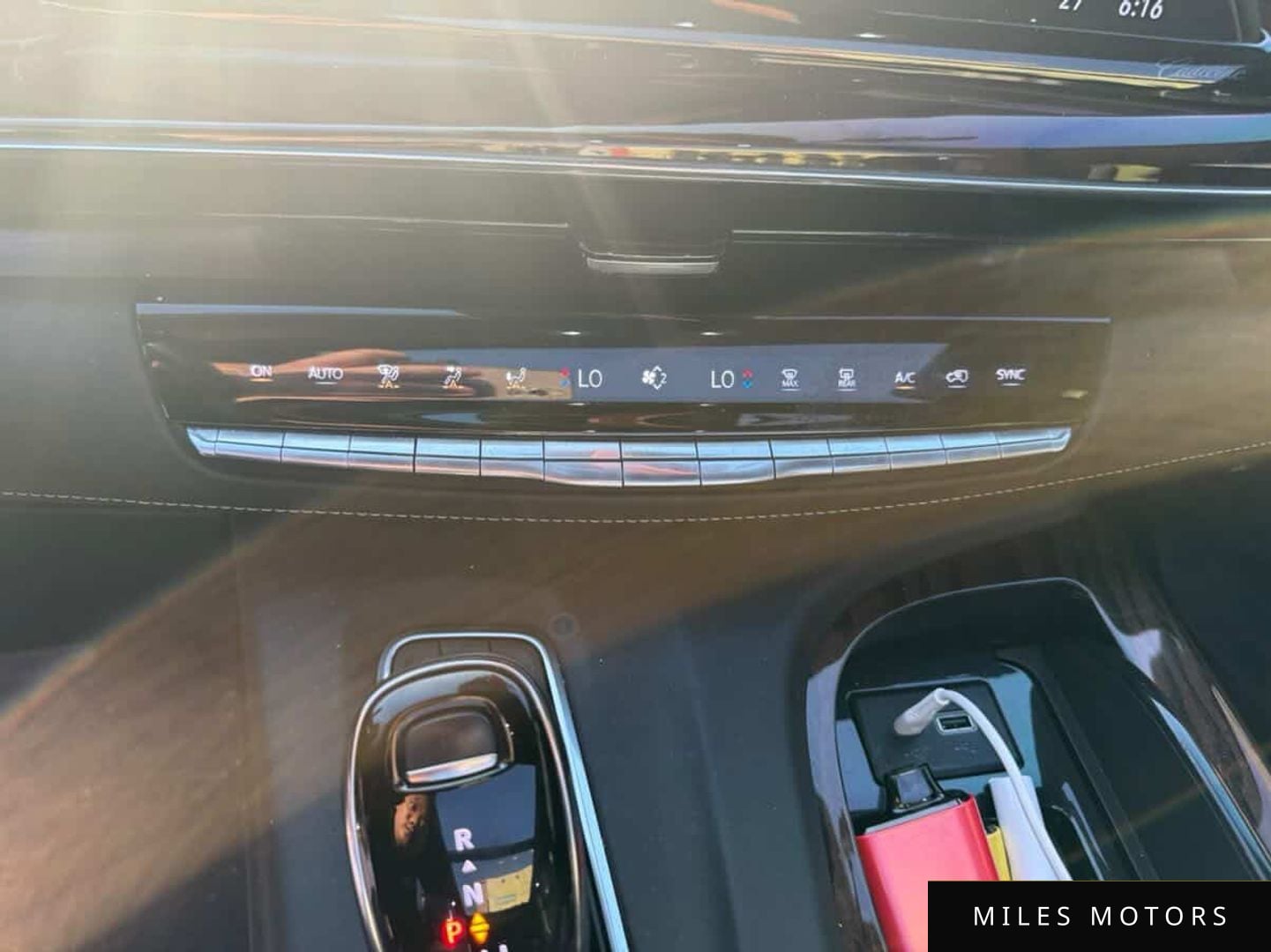 Cadillac Escalade 2022 — миниатюра 9