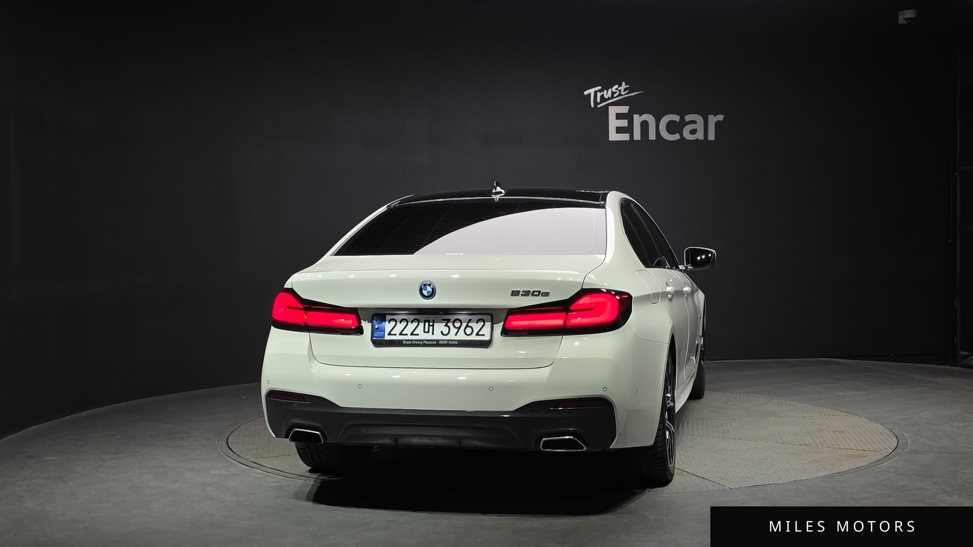 BMW 5 Series (G30) 2023 — миниатюра 4