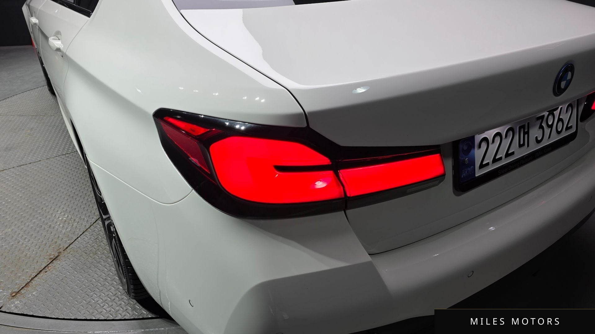 BMW 5 Series (G30) 2023 — миниатюра 9