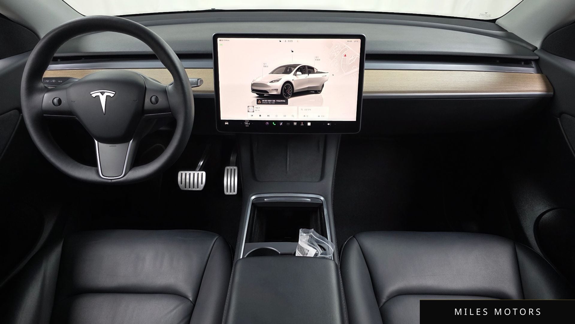 Tesla Model Y 2022 — миниатюра 10