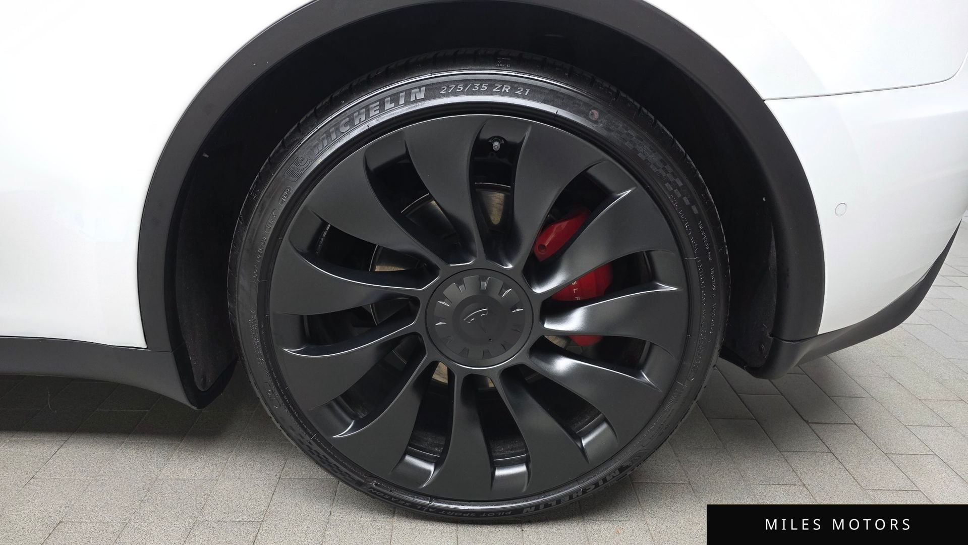 Tesla Model Y 2022 — миниатюра 7