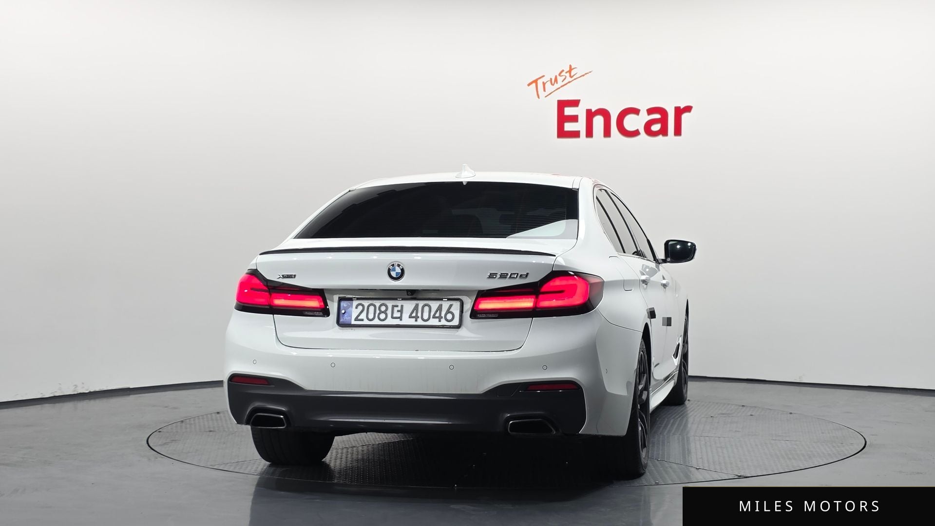 BMW 5 Series (G30) 2018 — миниатюра 4