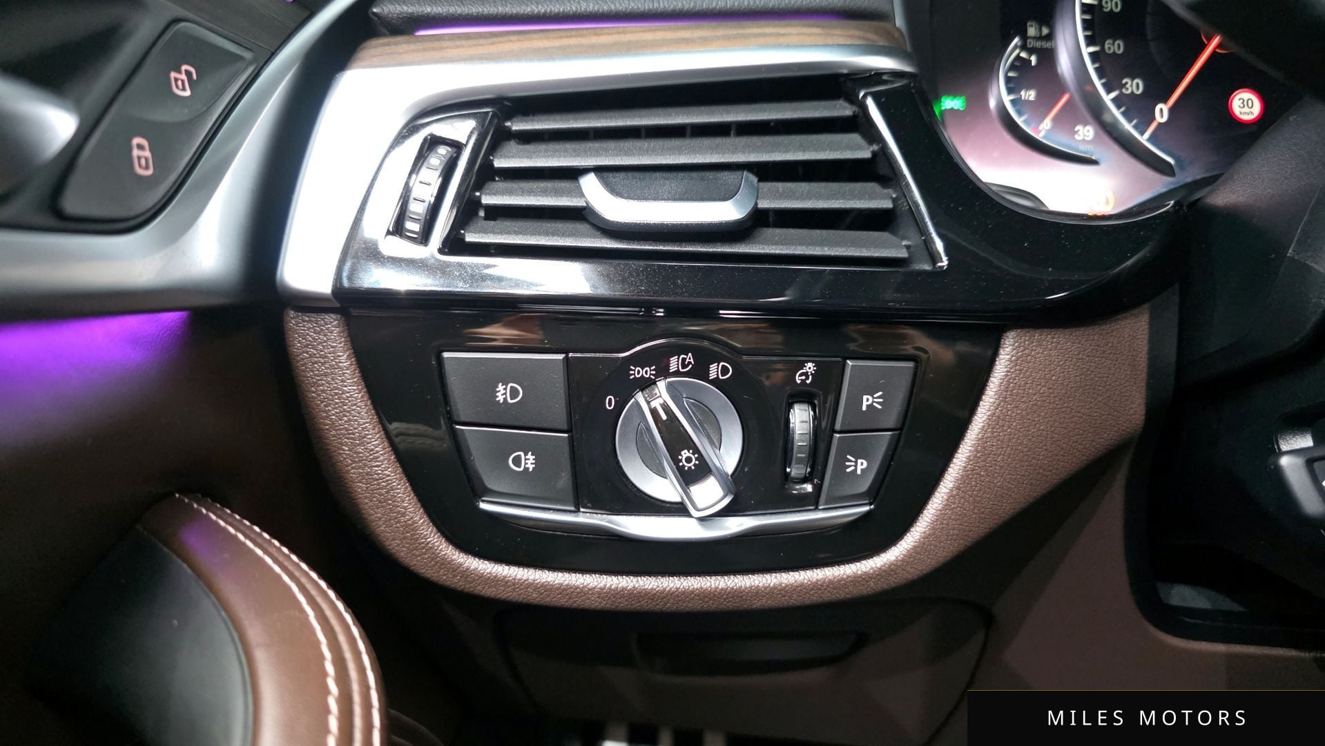 BMW 5 Series (G30) 2018 — миниатюра 27