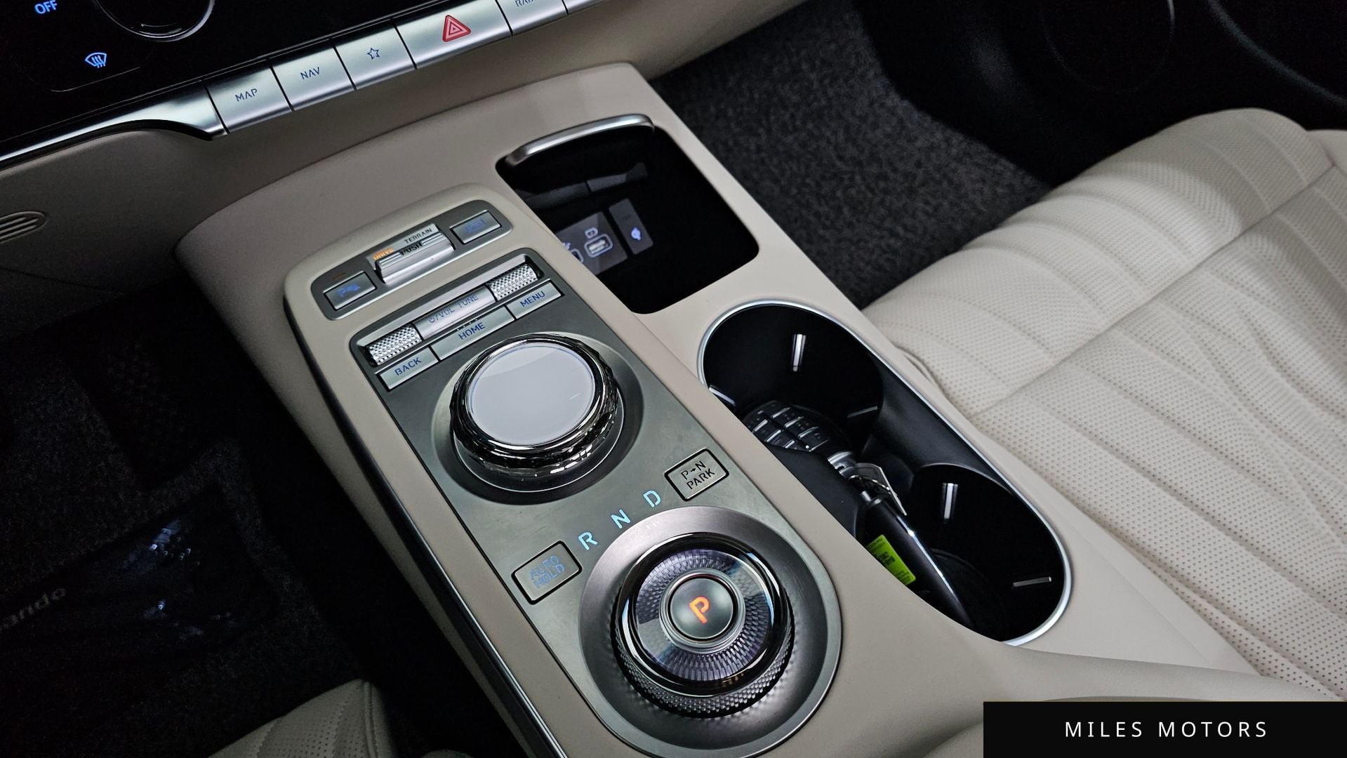 Genesis GV70 2023 — миниатюра 12