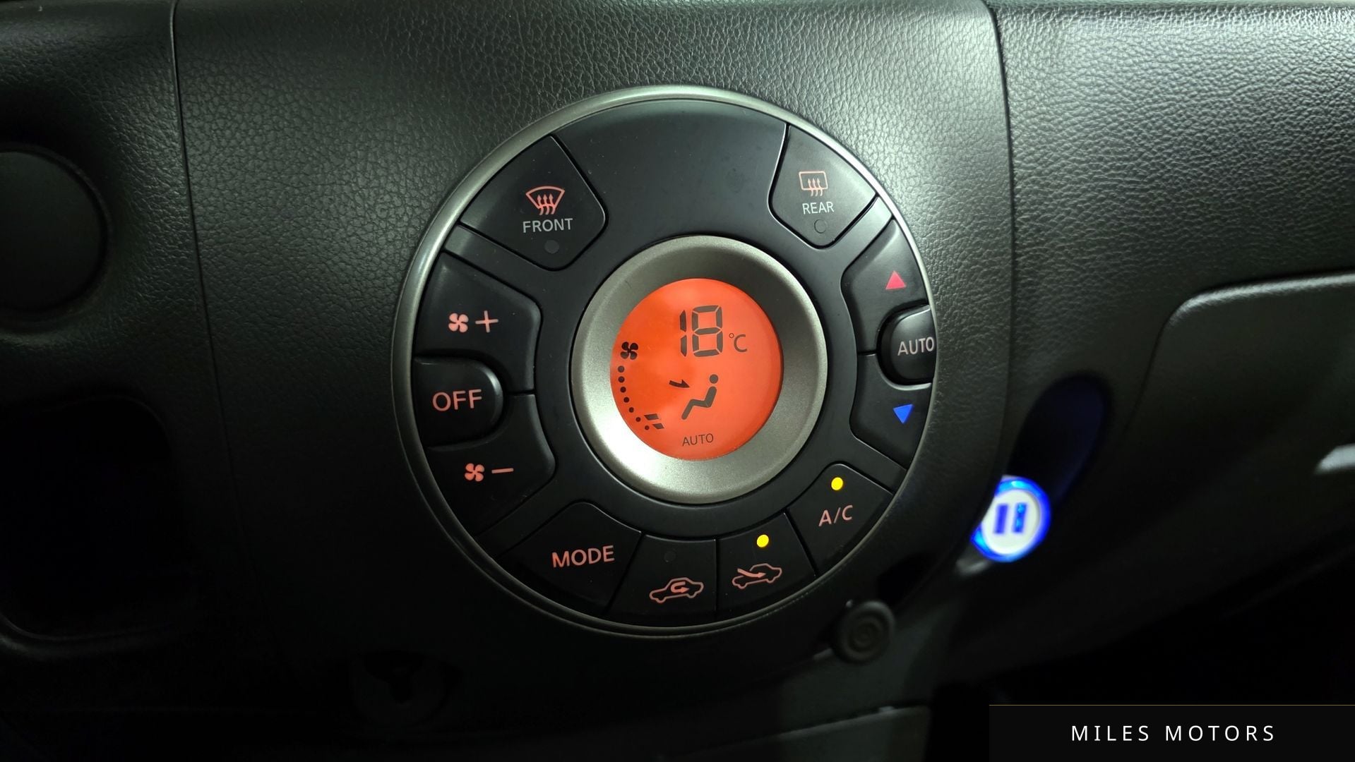 Nissan 큐브 2011 — миниатюра 17