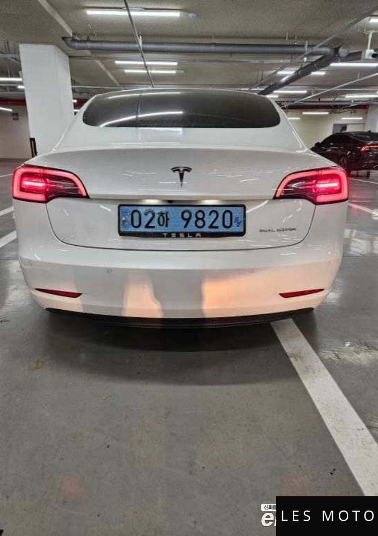 Tesla Model 3 2022 — миниатюра 3